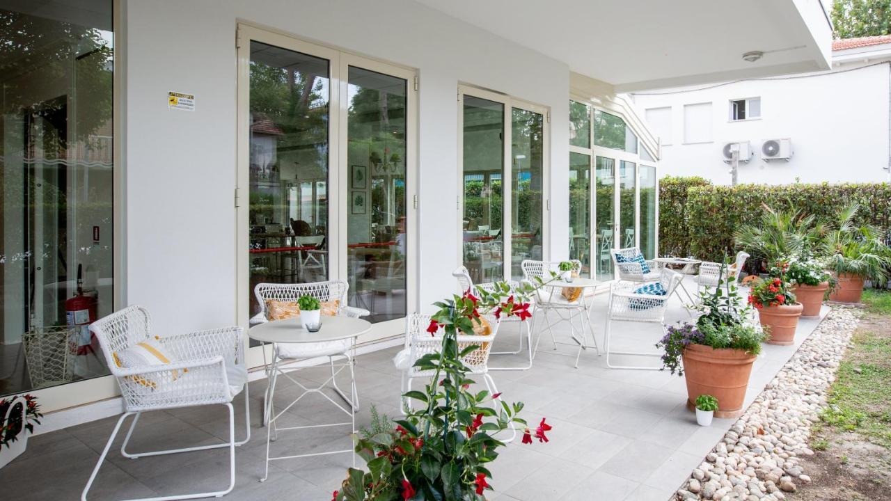 Beyou Hotel Villa Rosa Riccione Exterior foto